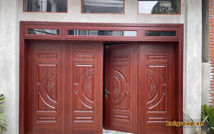 Cửa thép vân gỗ có bền không? Độ bền và khả năng chịu thời tiết